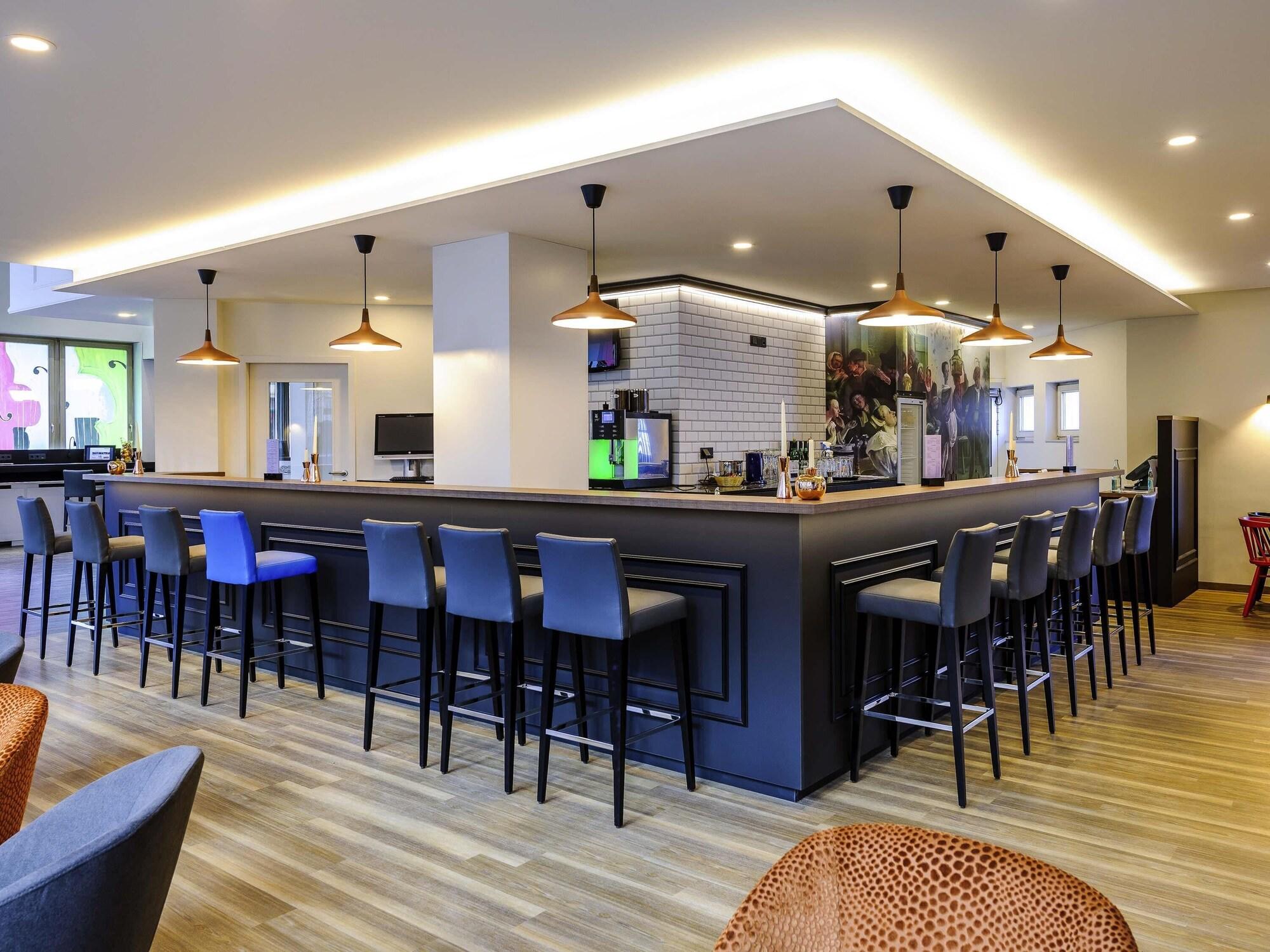 Bar/Salón ibis Styles Halle