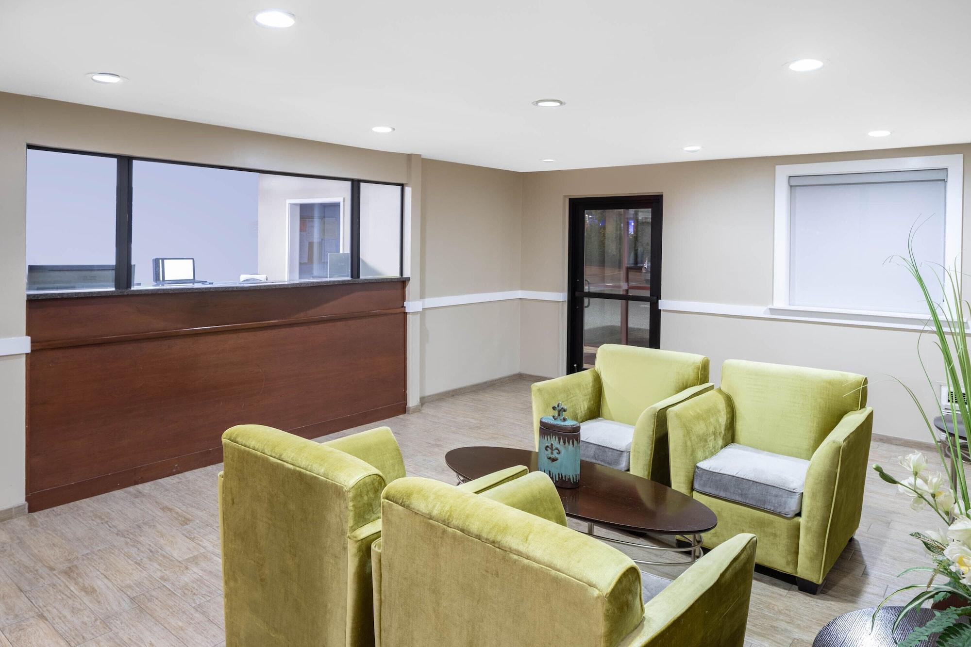 Vista Lobby FairBridge Inn Express Nyack