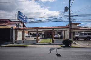 Alojamiento - Berlor Airport Inn