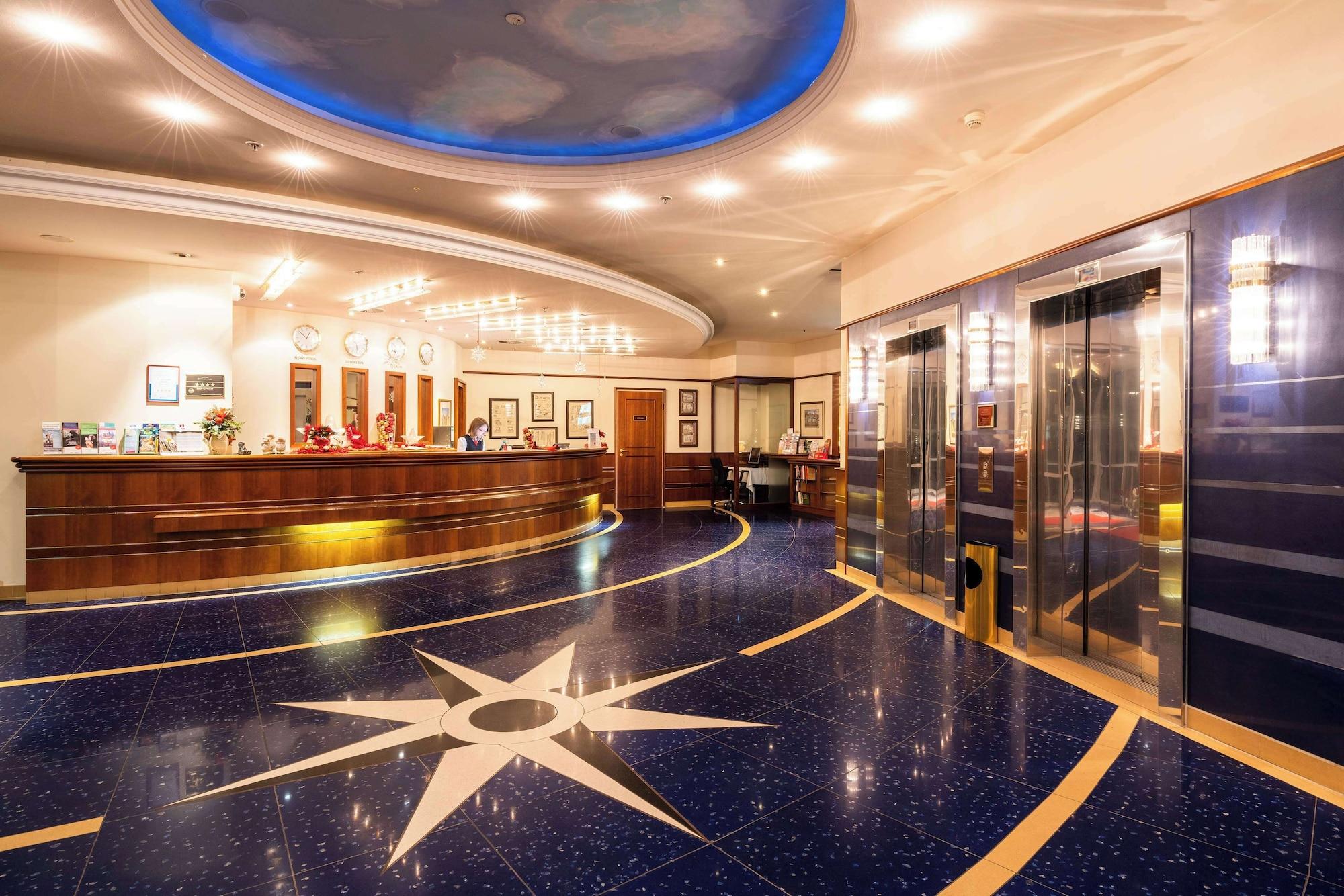 Vista Lobby PLAZA Premium Schwerin; Sure Hotel Collection by Best Western