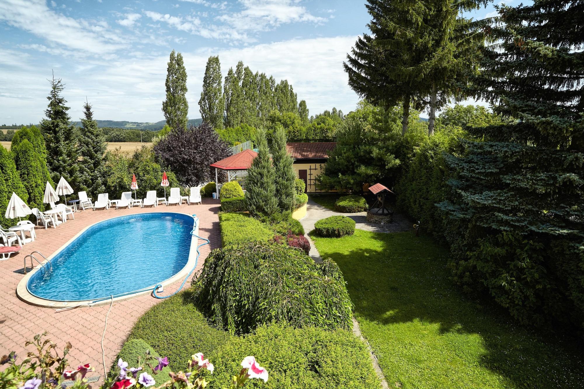 Vista Piscina Penzion Pod Zvonem