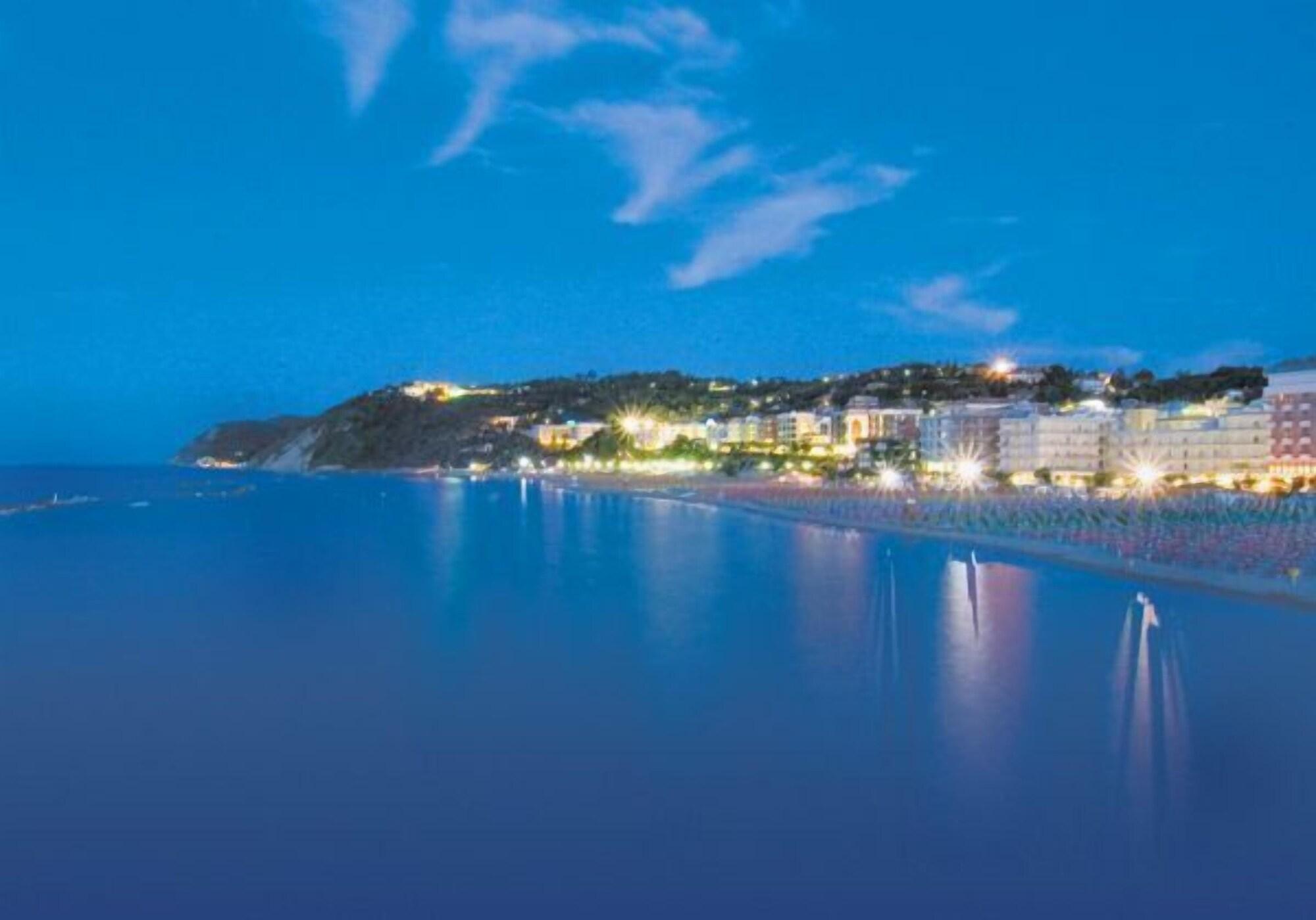 Playa Hotel Thea