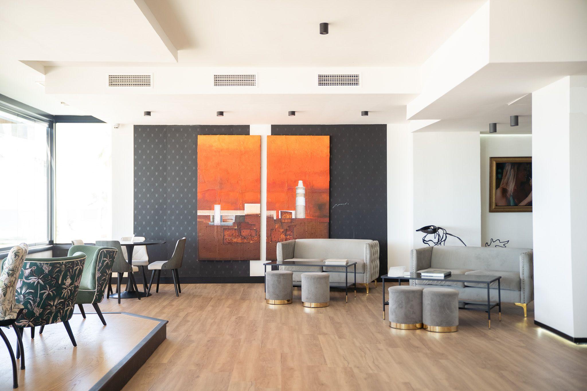 Vista Lobby Fay Victoria Beach