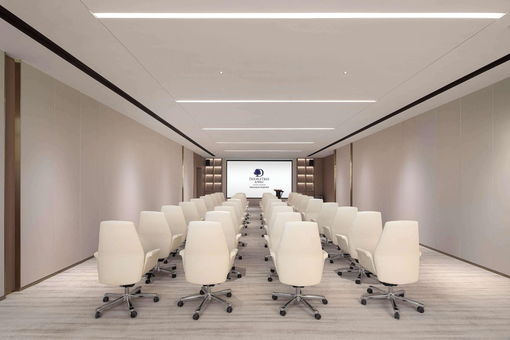 Sala de Reuniones DoubleTree by Hilton Altay Fuyun