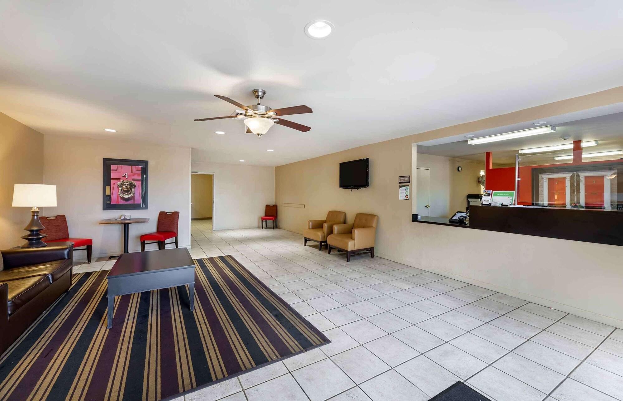 Vista Lobby Extended Stay America Suites Cleveland Great Northern Mall