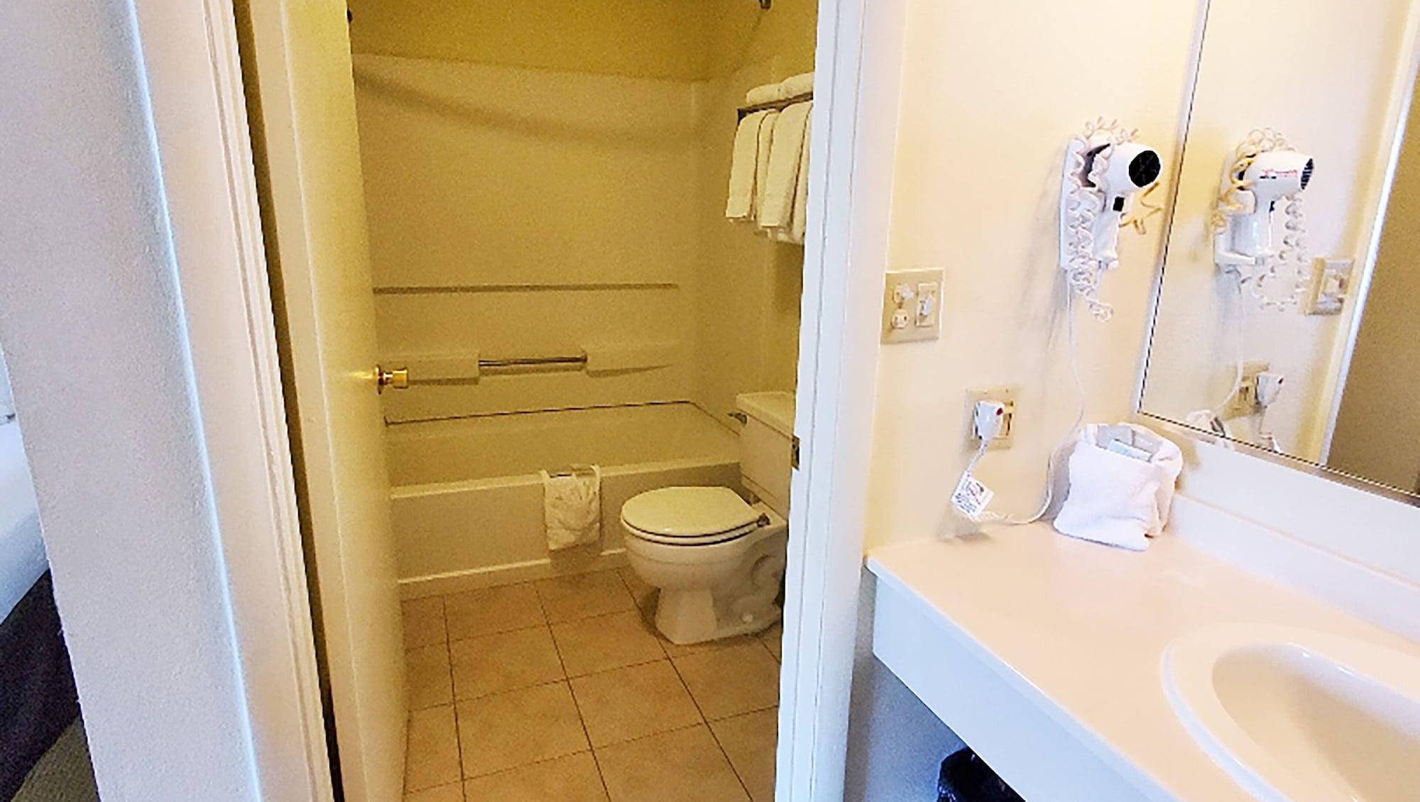 Equipamiento de Habitación Magnuson Hotel Ely