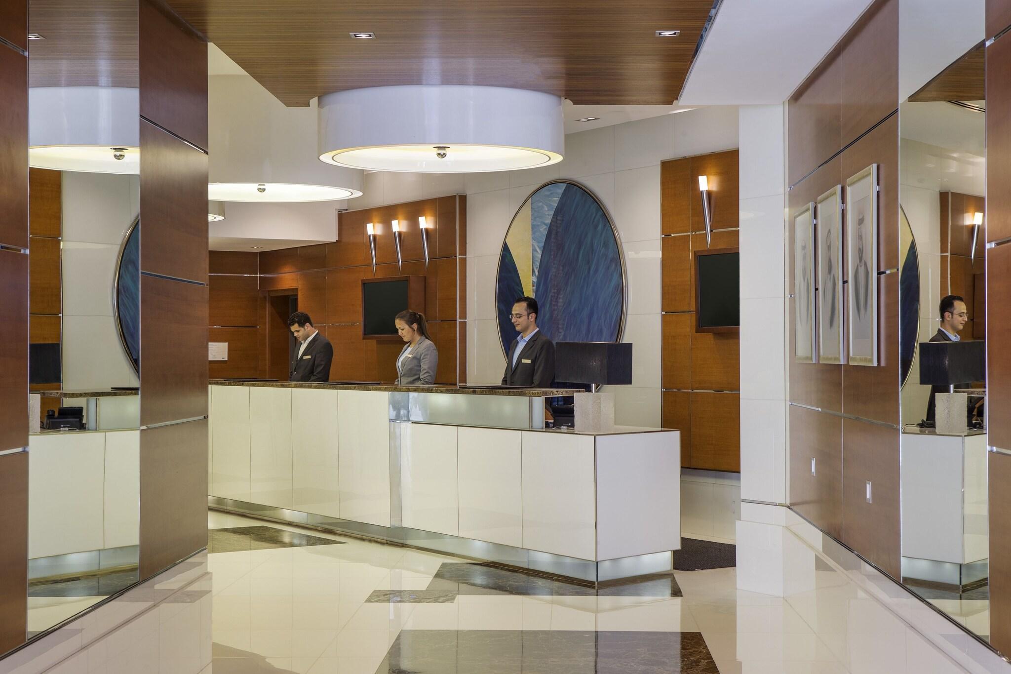 Vista Lobby Hilton Dubai The Walk