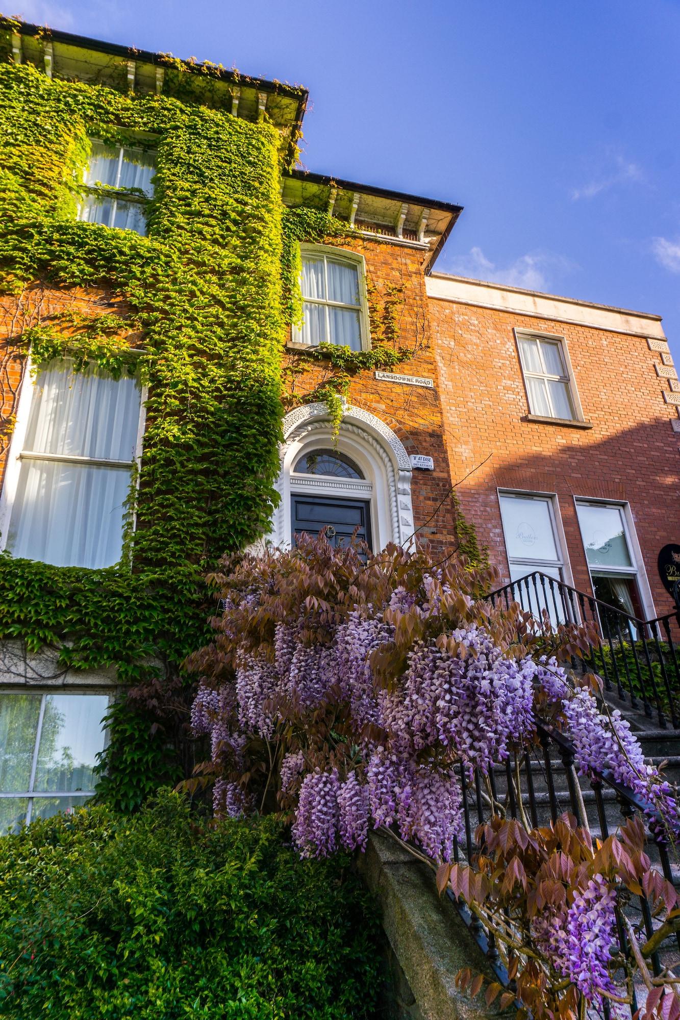 Vista Exterior Butlers Townhouse