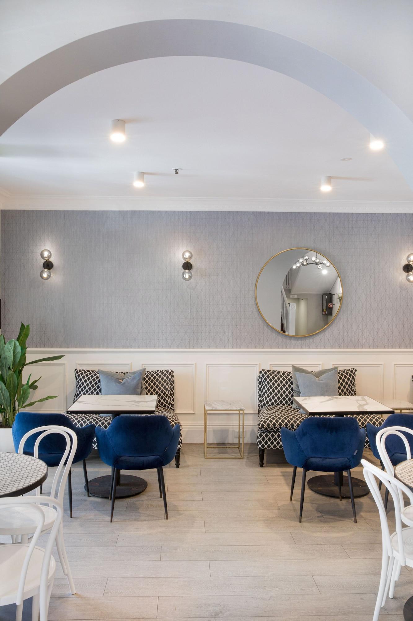 Vista Lobby No9 Springfield