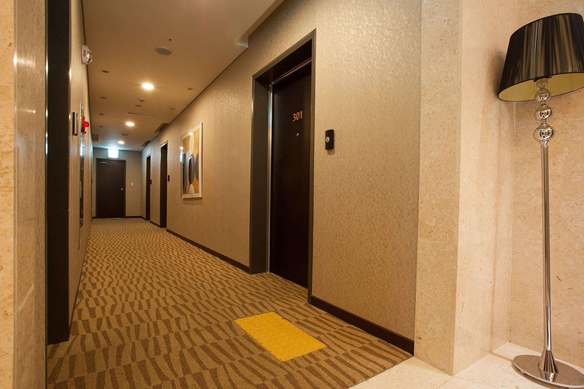 Vista Lobby Pharos Hotel