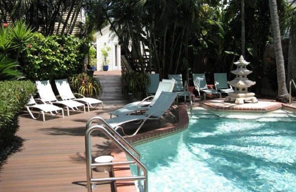 Instalaciones Recreativas Douglas House - Adults Only