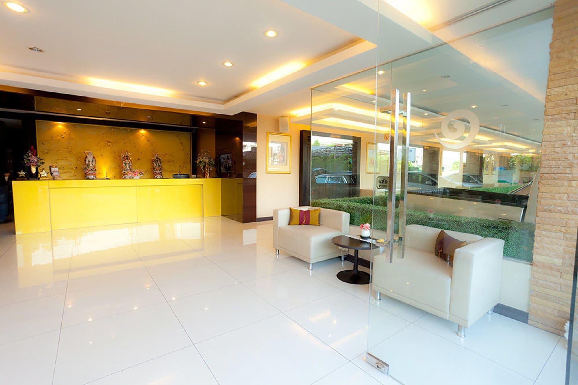 Vista Lobby The Residence Airport & Spa