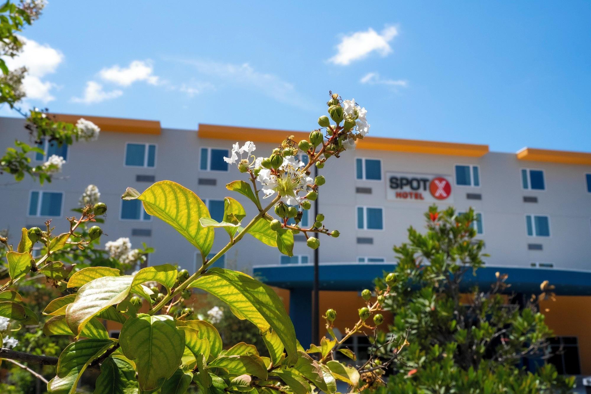 Vista Exterior SPOT X Hotel Orlando/Intl Dr by The Red Collection