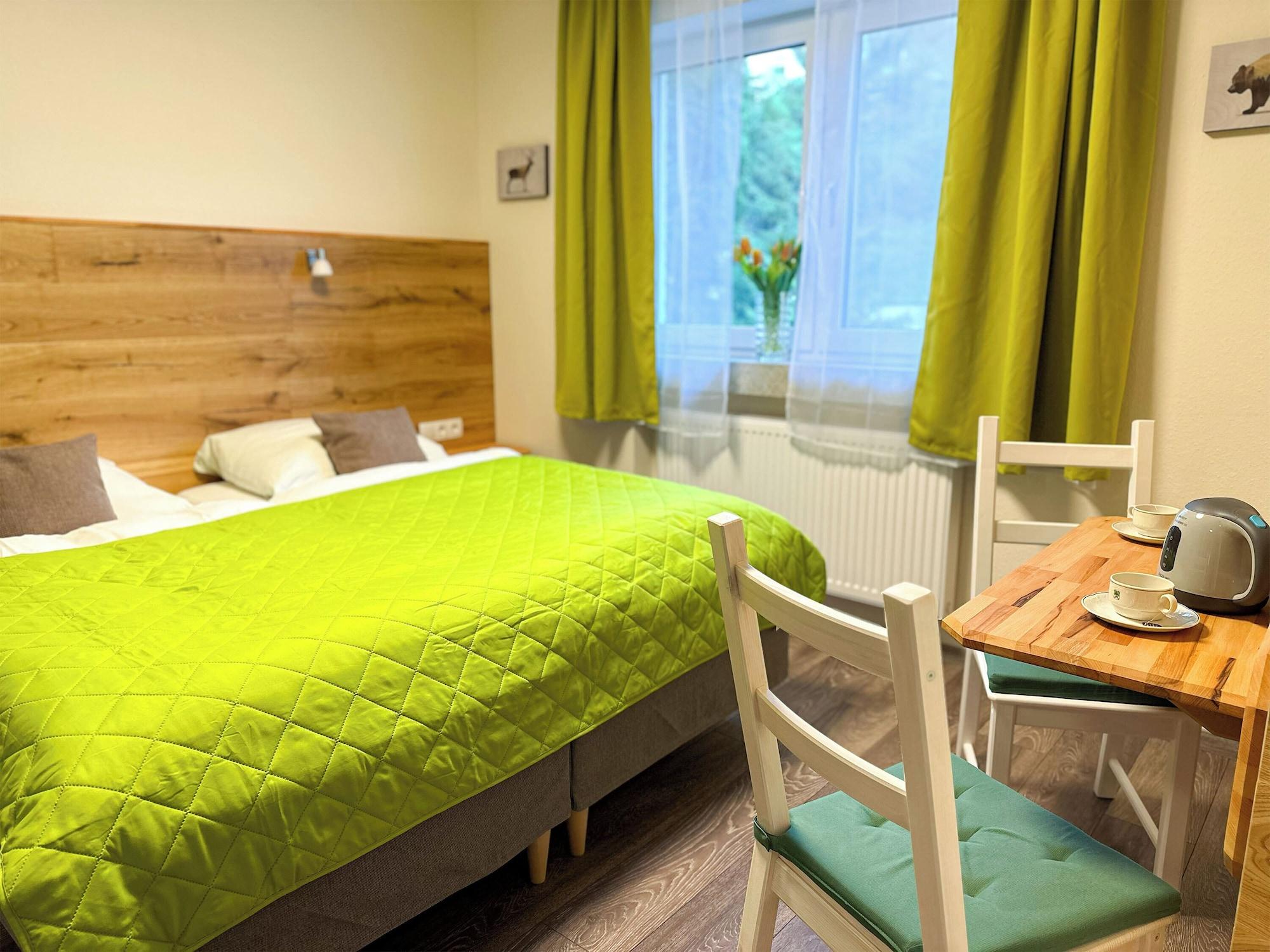 Varios Hotel Waldberg