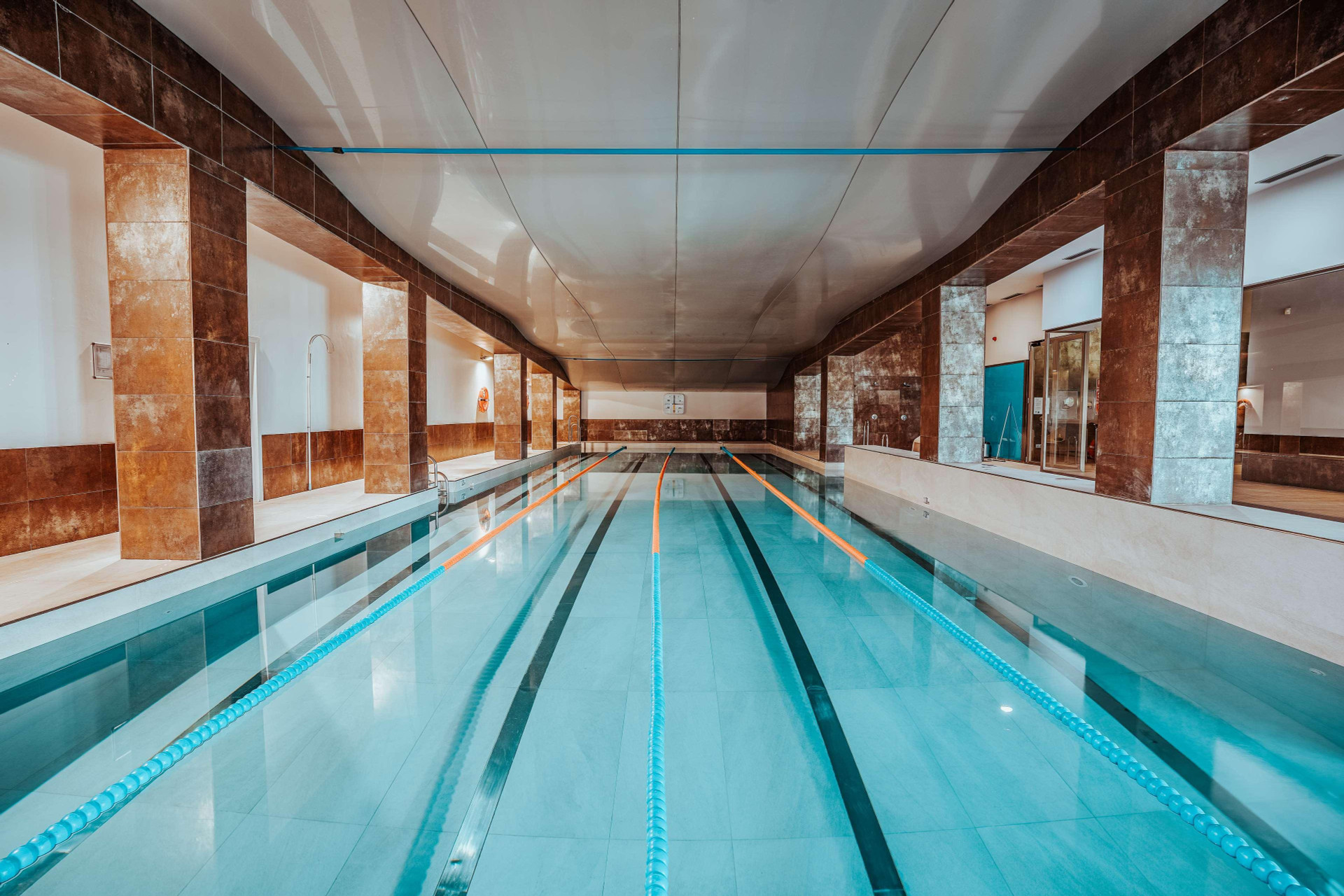 Vista Piscina Higueron Hotel Malaga, Curio Collection by Hilton