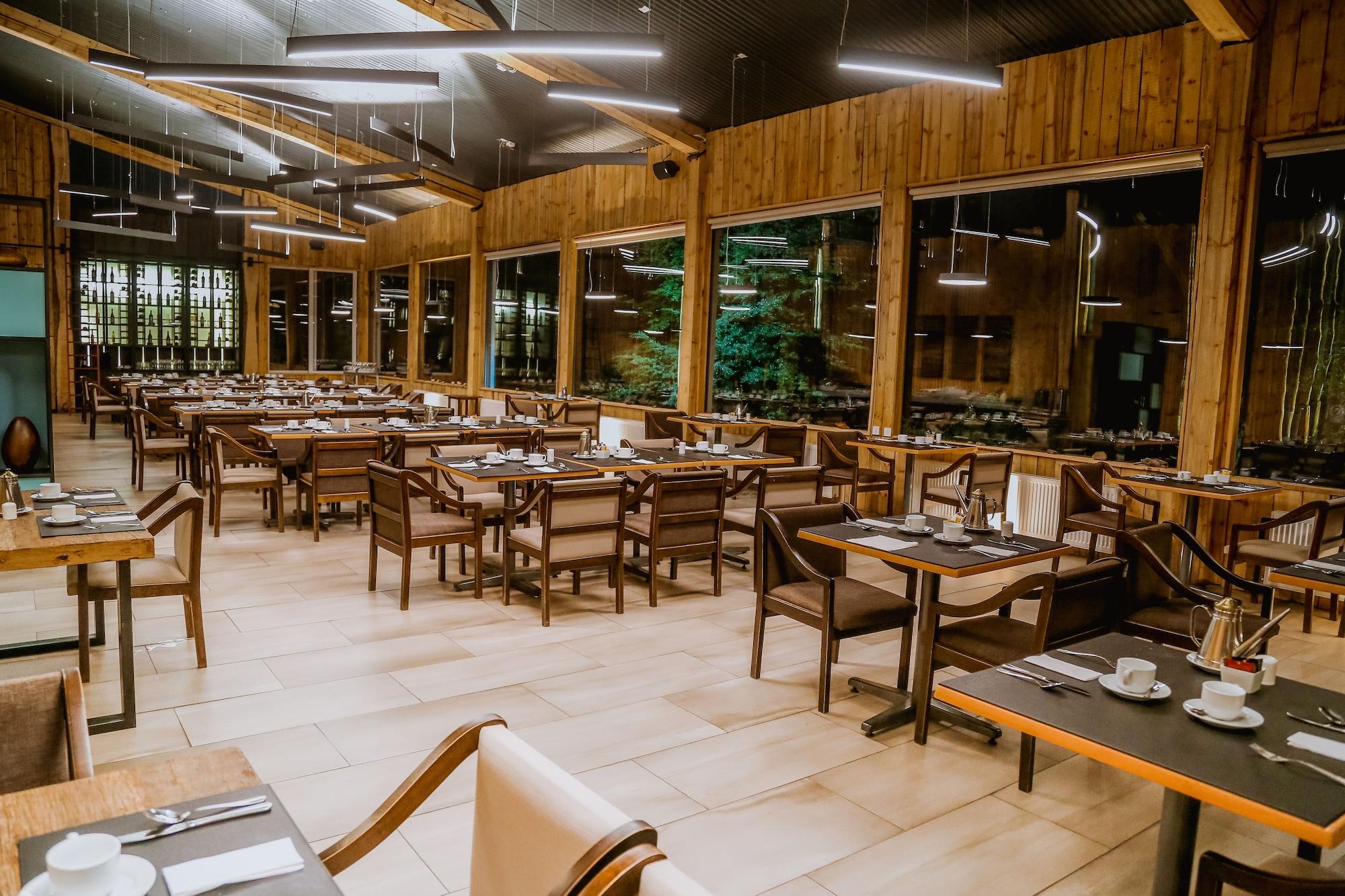 Restaurant Hotel Lago Grey