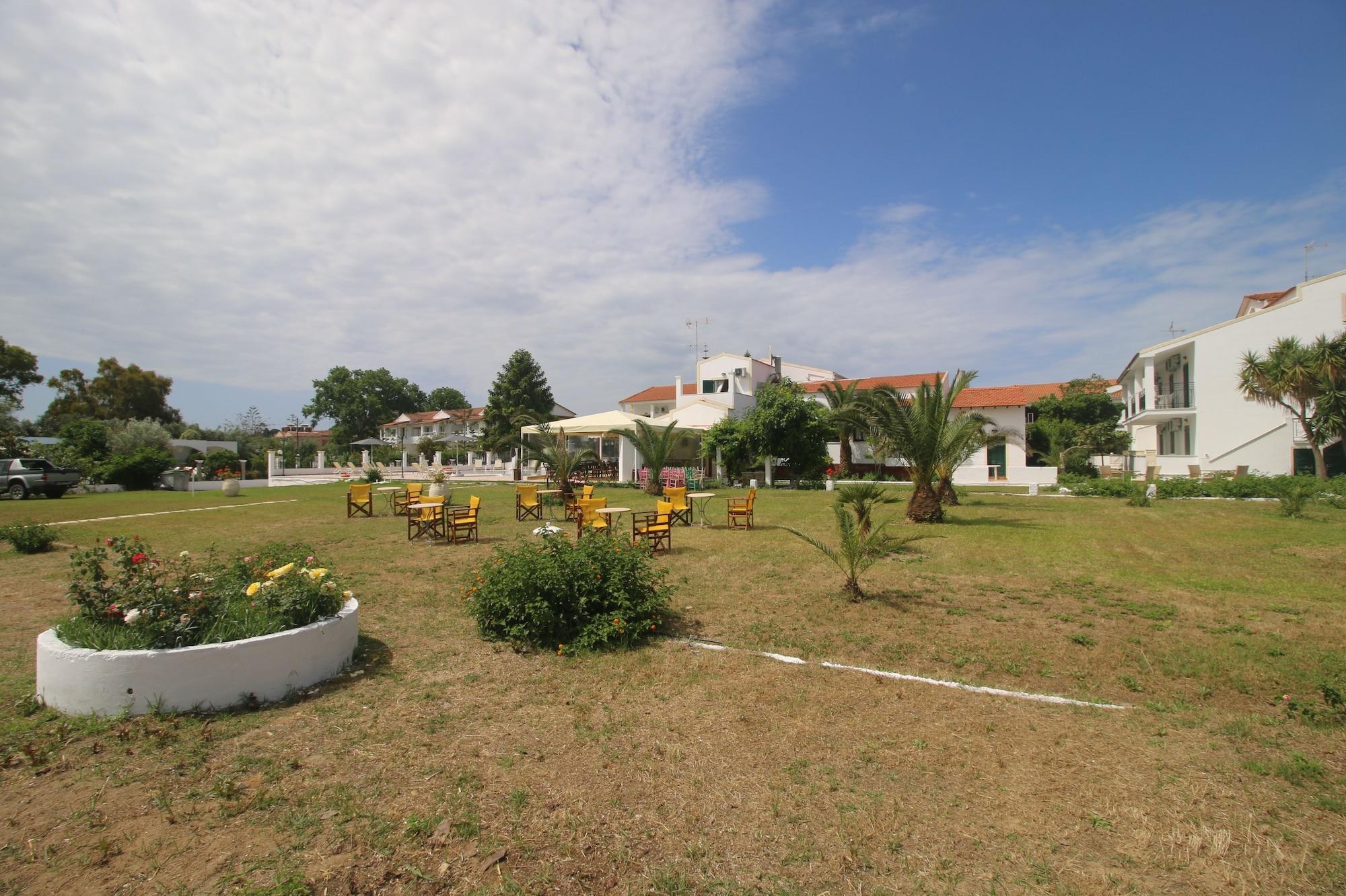 Vista Exterior Utopia Kavos Hotel