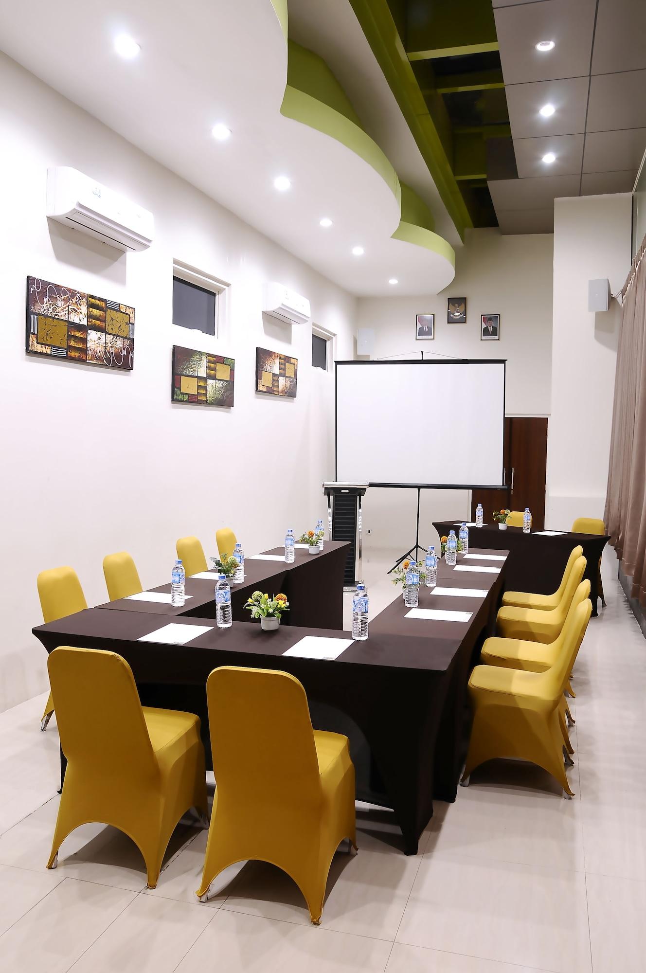 Sala de Reuniones Biz Boulevard Hotel