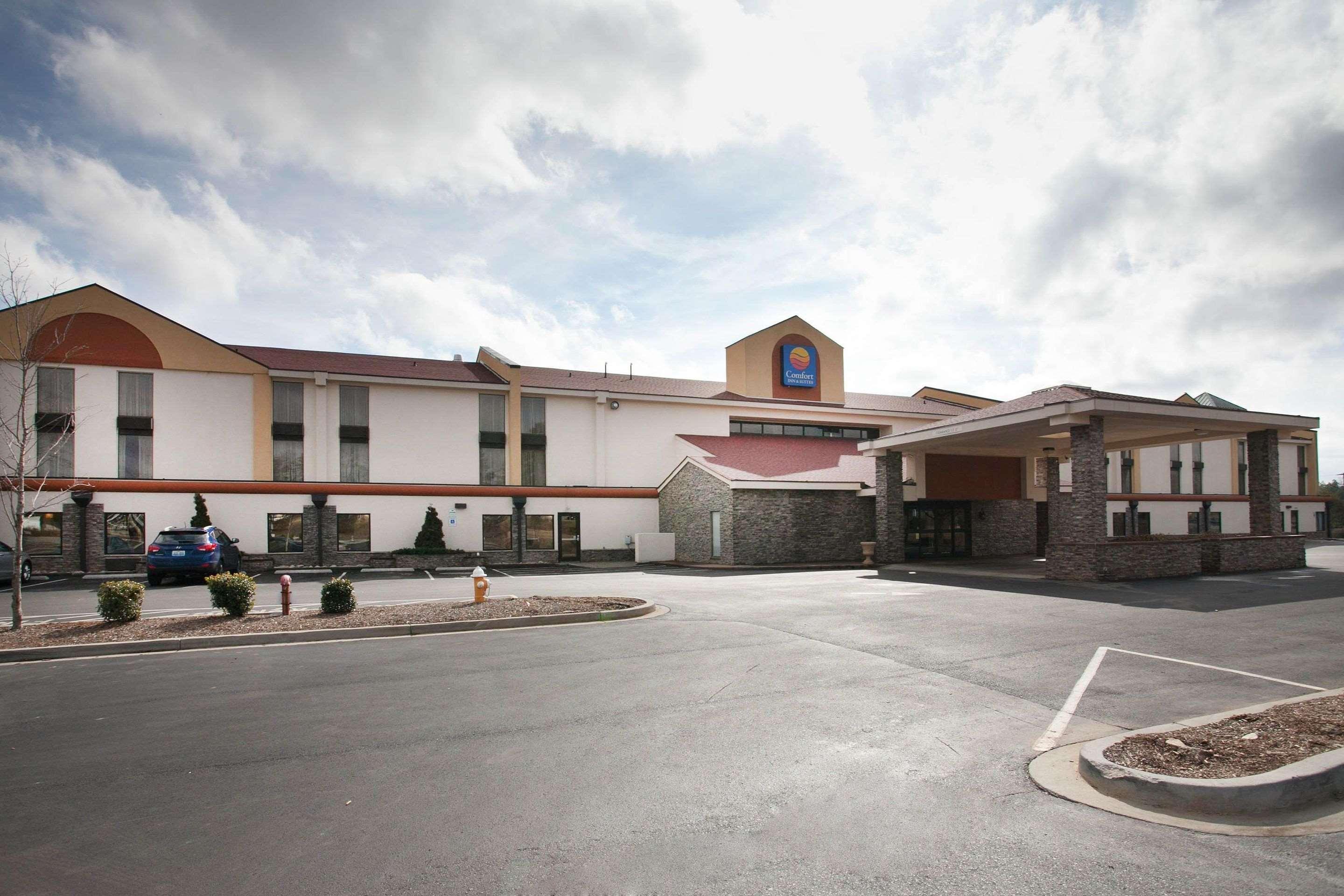 Vista Exterior Comfort Inn & Suites Statesville - Mooresville