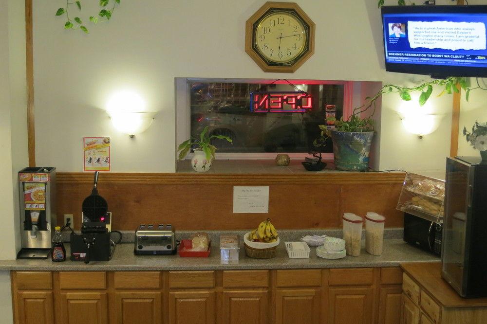 Vista Lobby Bay City Motor Inn