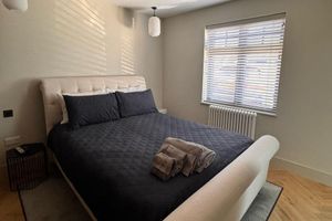 Alquiler Vacacional - Thames Ditton Apt - Sleeps 6 - Garden & Bbq