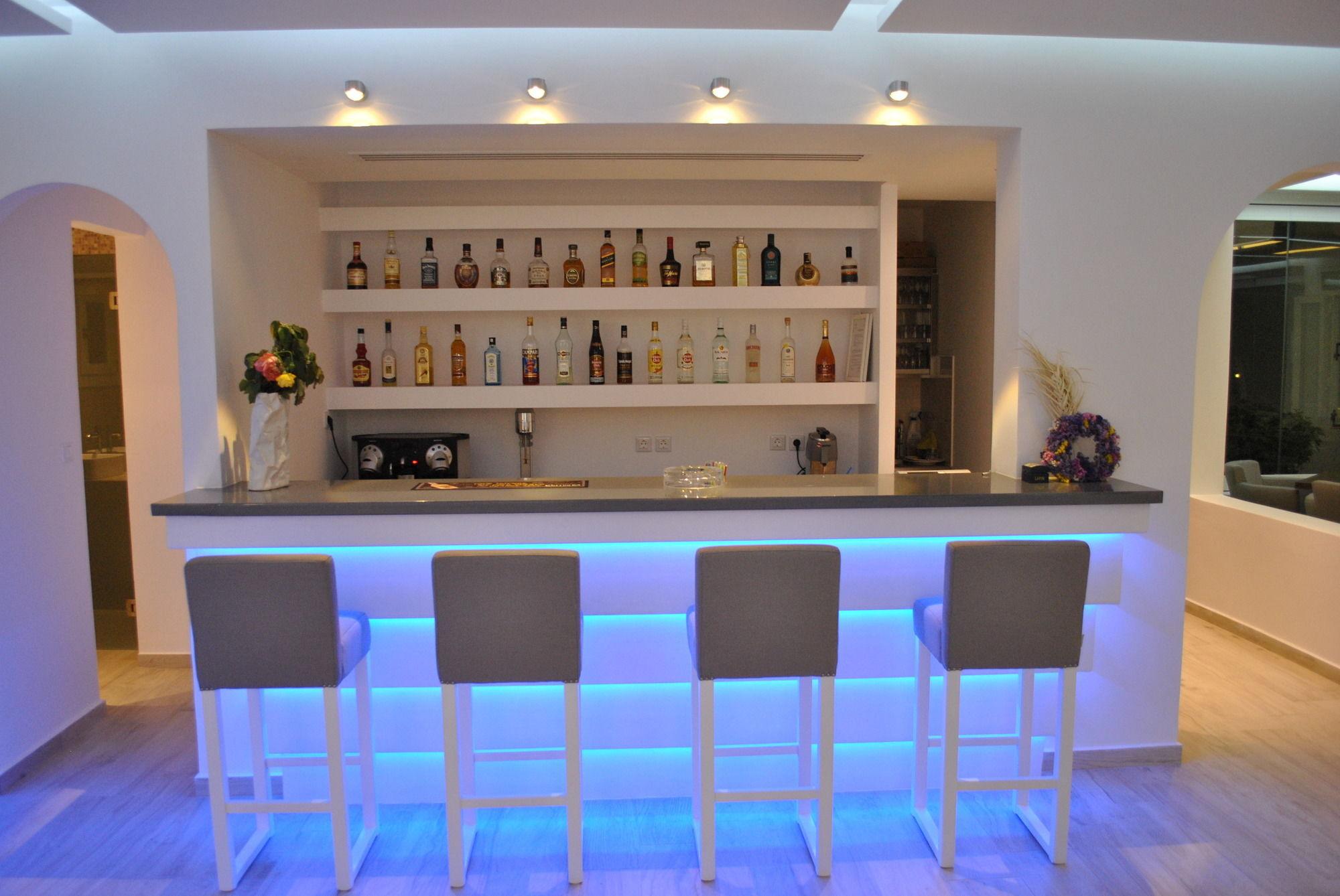 Bar/lounge Petinaros Hotel