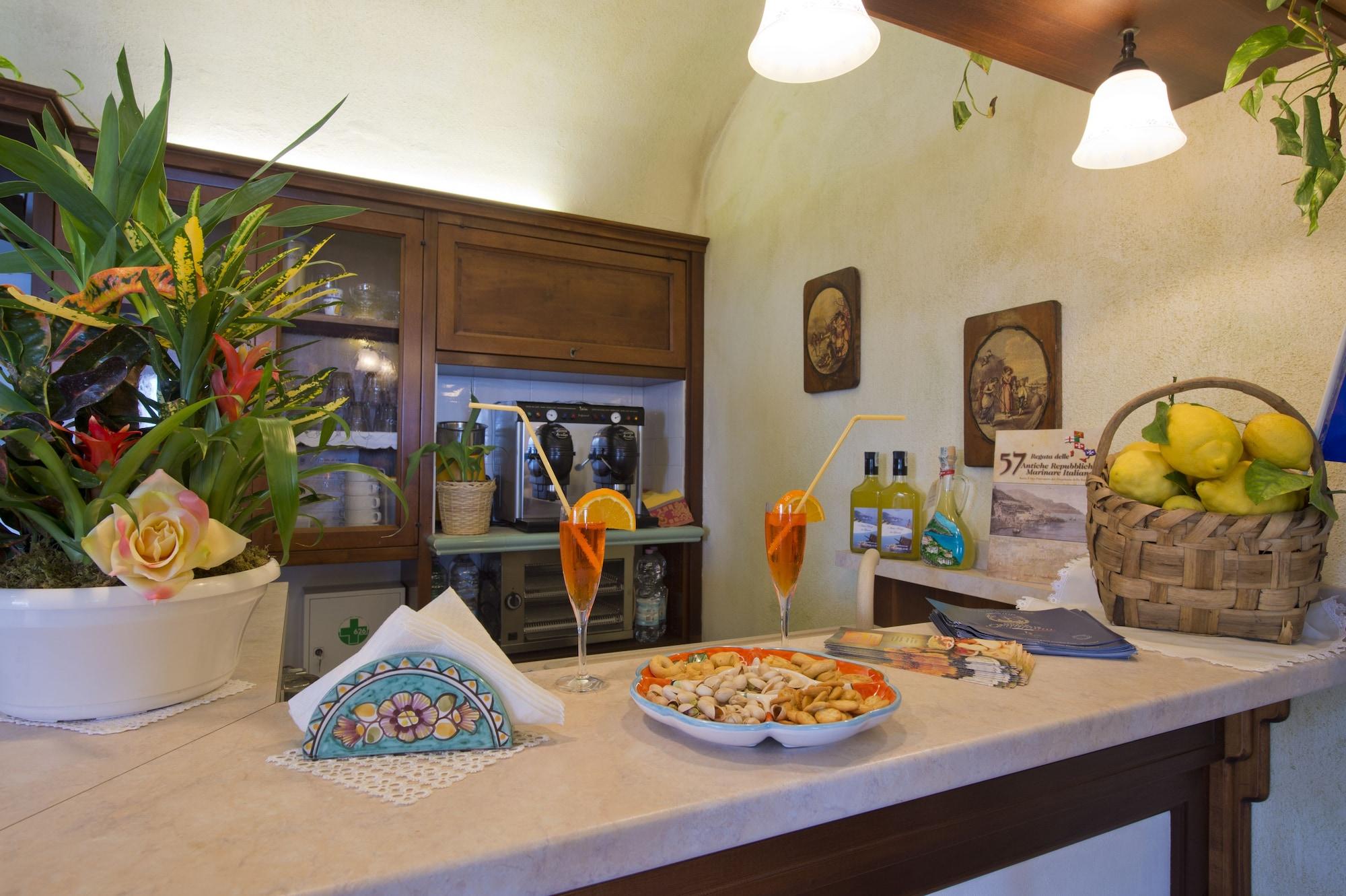 Bar/Salón L'Antico Borgo dei Limoni