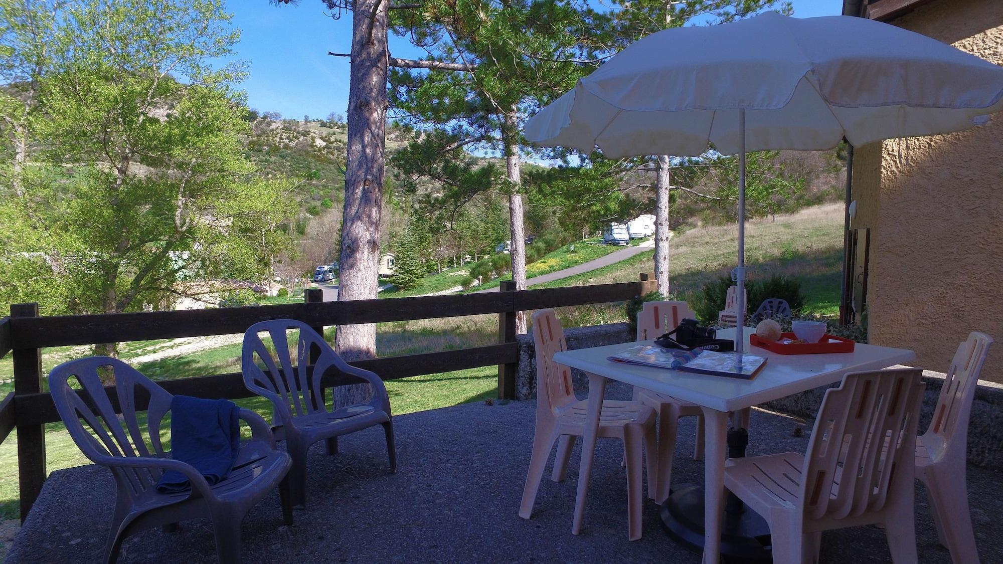 Varios Vvf Villages Montbrun Les Bains