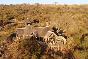 Alojamiento - Nambiti Plains Private Game Lodge
