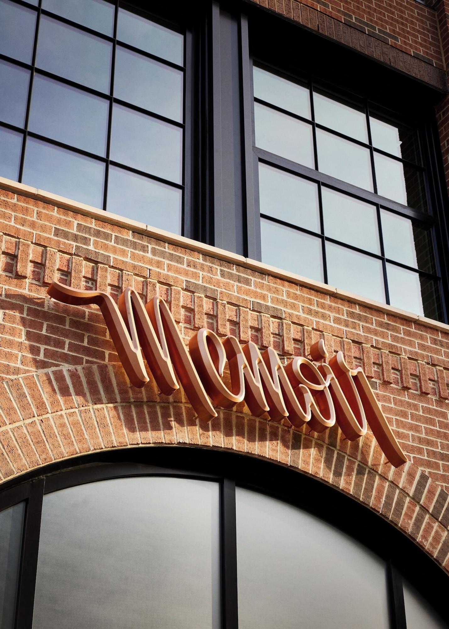 Vista Exterior Memoir Wedgewood Houston