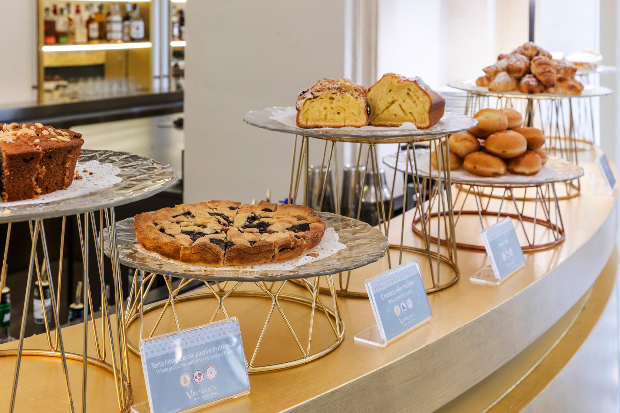 Bar/Salón Donna Camilla Savelli – VRetreats