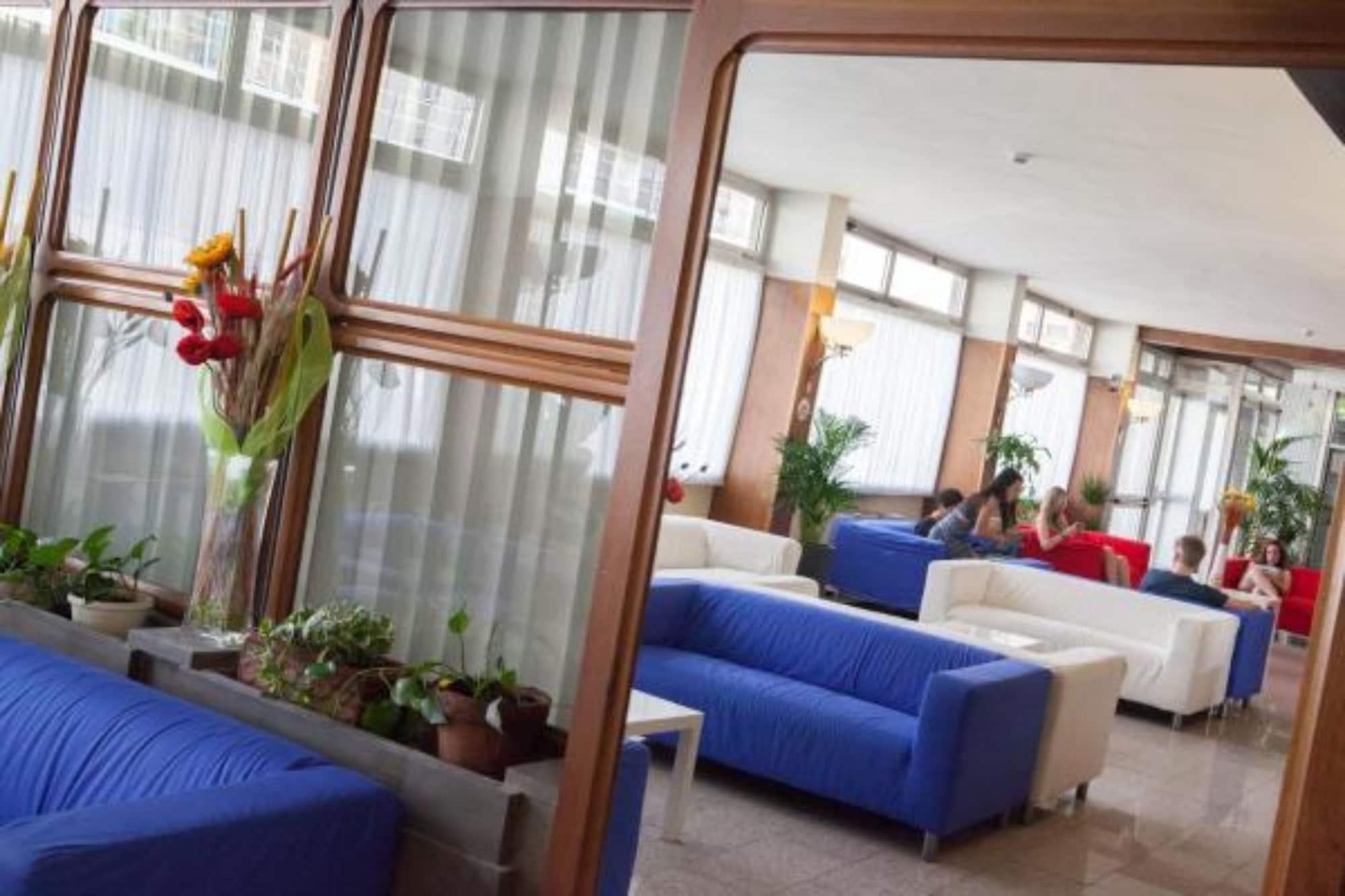 Vista Lobby Auto Park Hotel