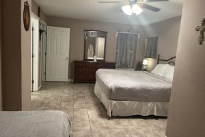 Alquiler Vacacional - East Texas 2-Story House, only 17 miles to Canton, TX, 24 miles to Tyler, TX