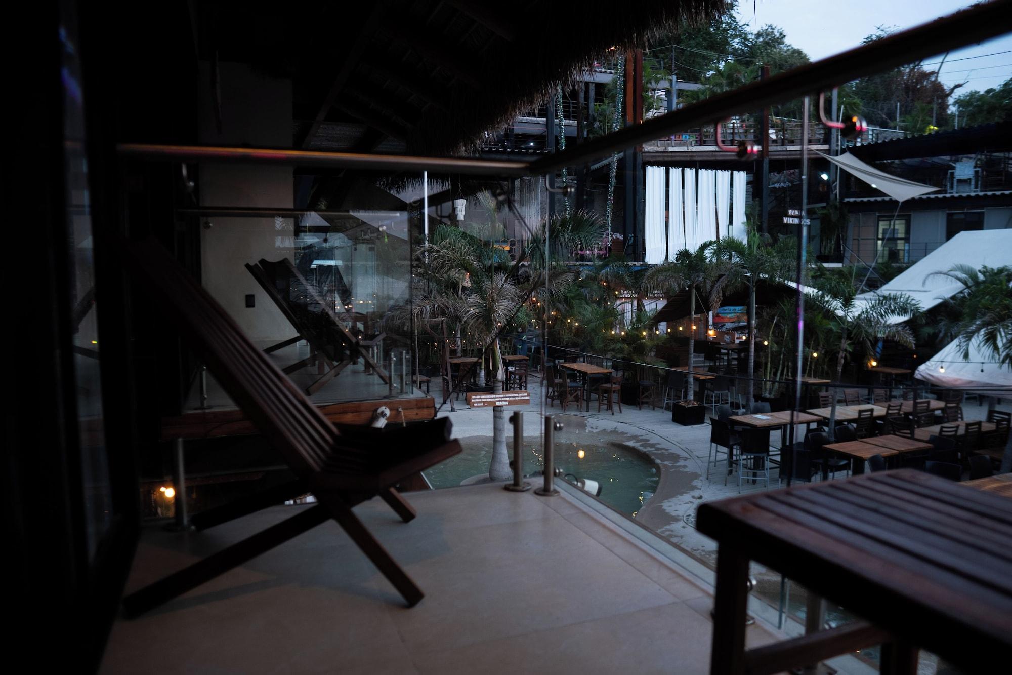 Varios PLAYA VIKINGOS TEQUESQUITENGO