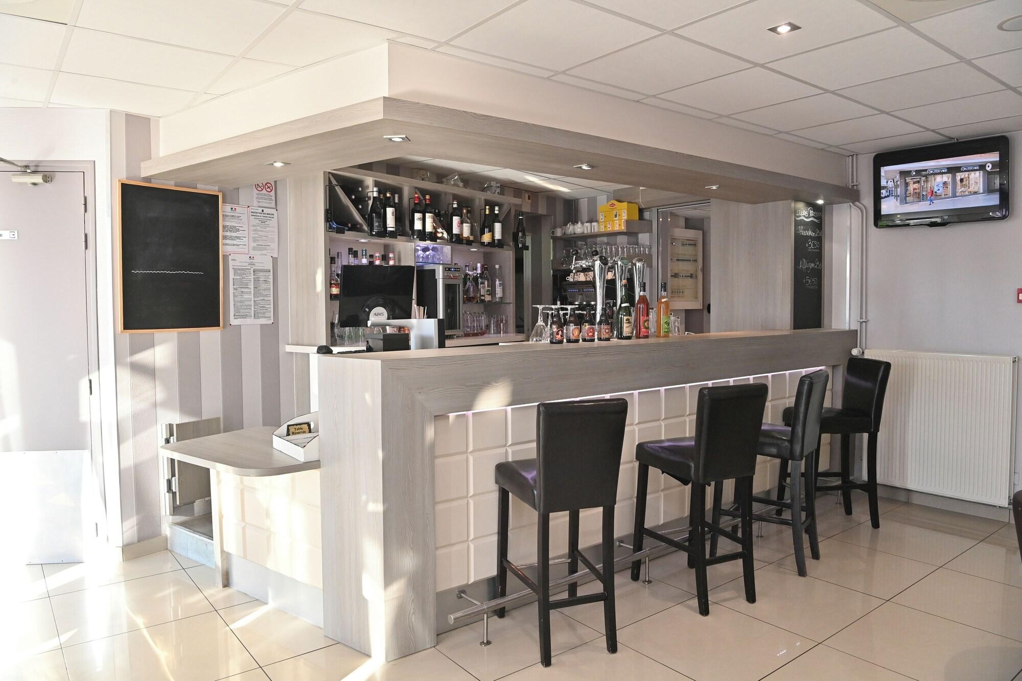 Bar/Salón Hôtel Le Pavillon de Saint-Lô