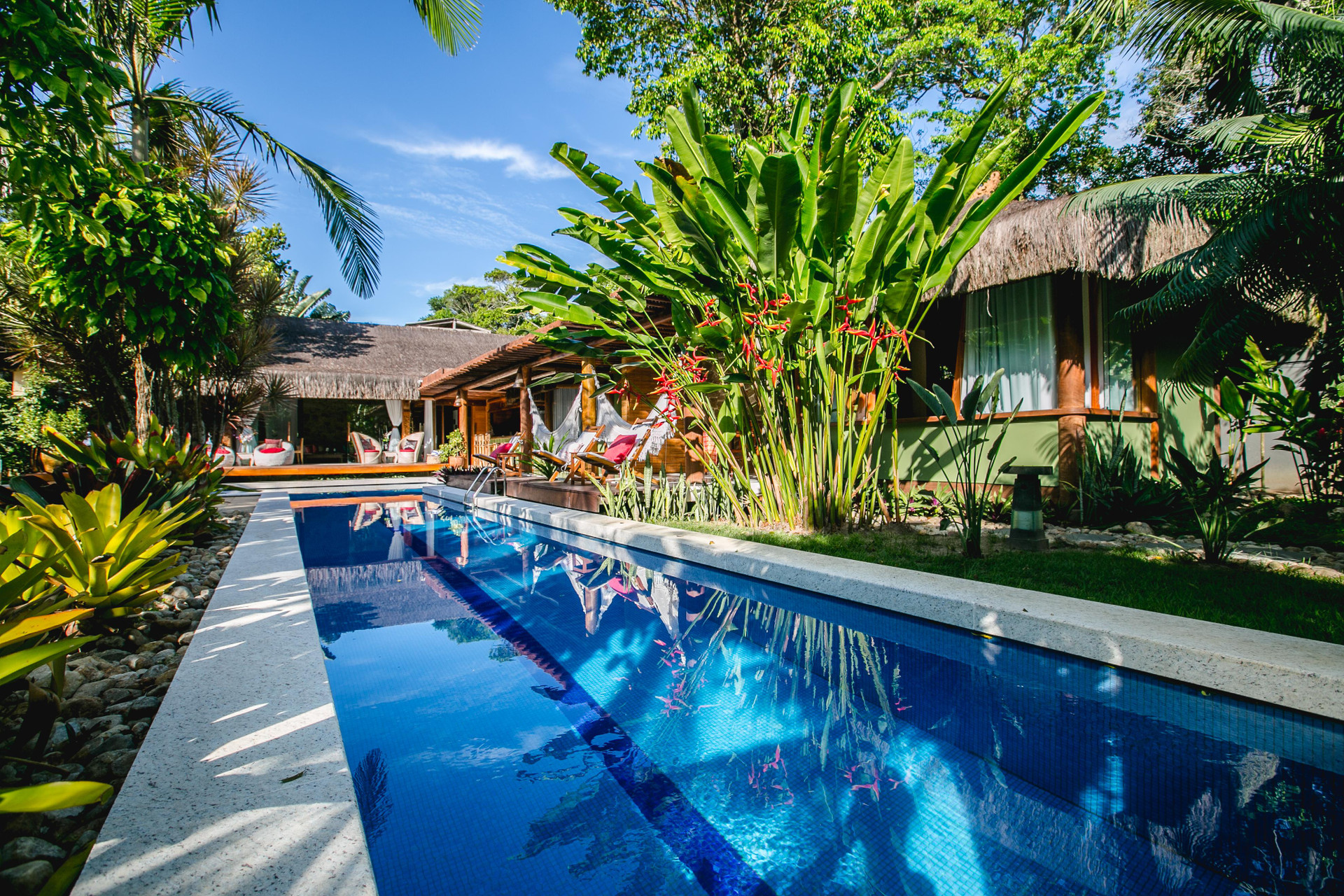 Vista Piscina Legian Villa Hotel