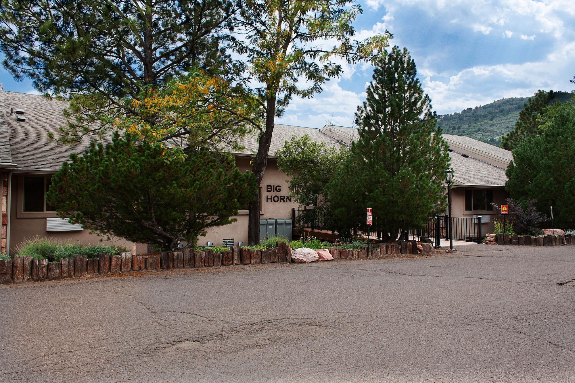 Vista Exterior Glen Eyrie Castle & Conference Center A Ministry o