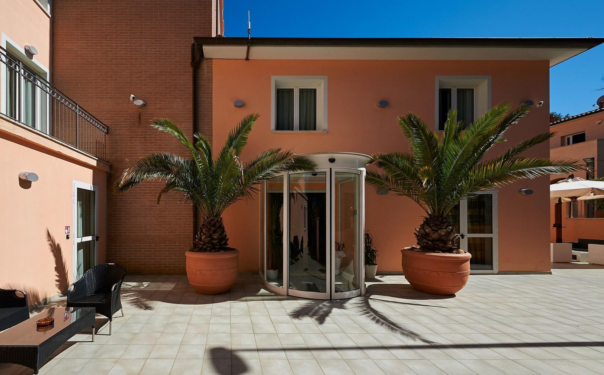Vista Exterior Bolgheri Marina Resort ex Varo Village