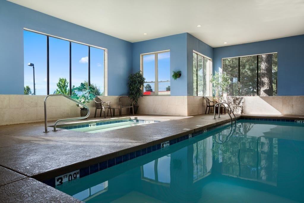 Spa Days Inn & Suites by Wyndham East Flagstaff
