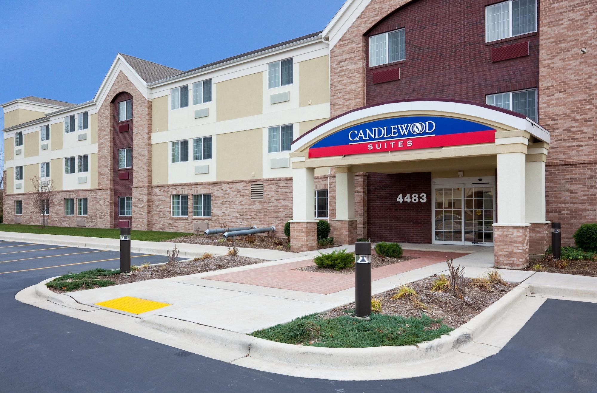 Varios Candlewood Suites Milwaukee Brown Deer by IHG