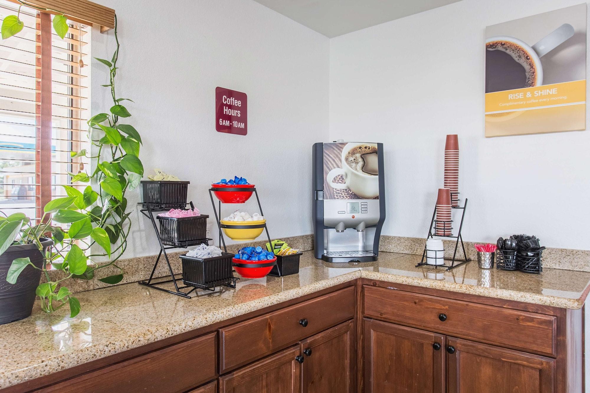 Bar/Salón Motel 6 Lordsburg, NM