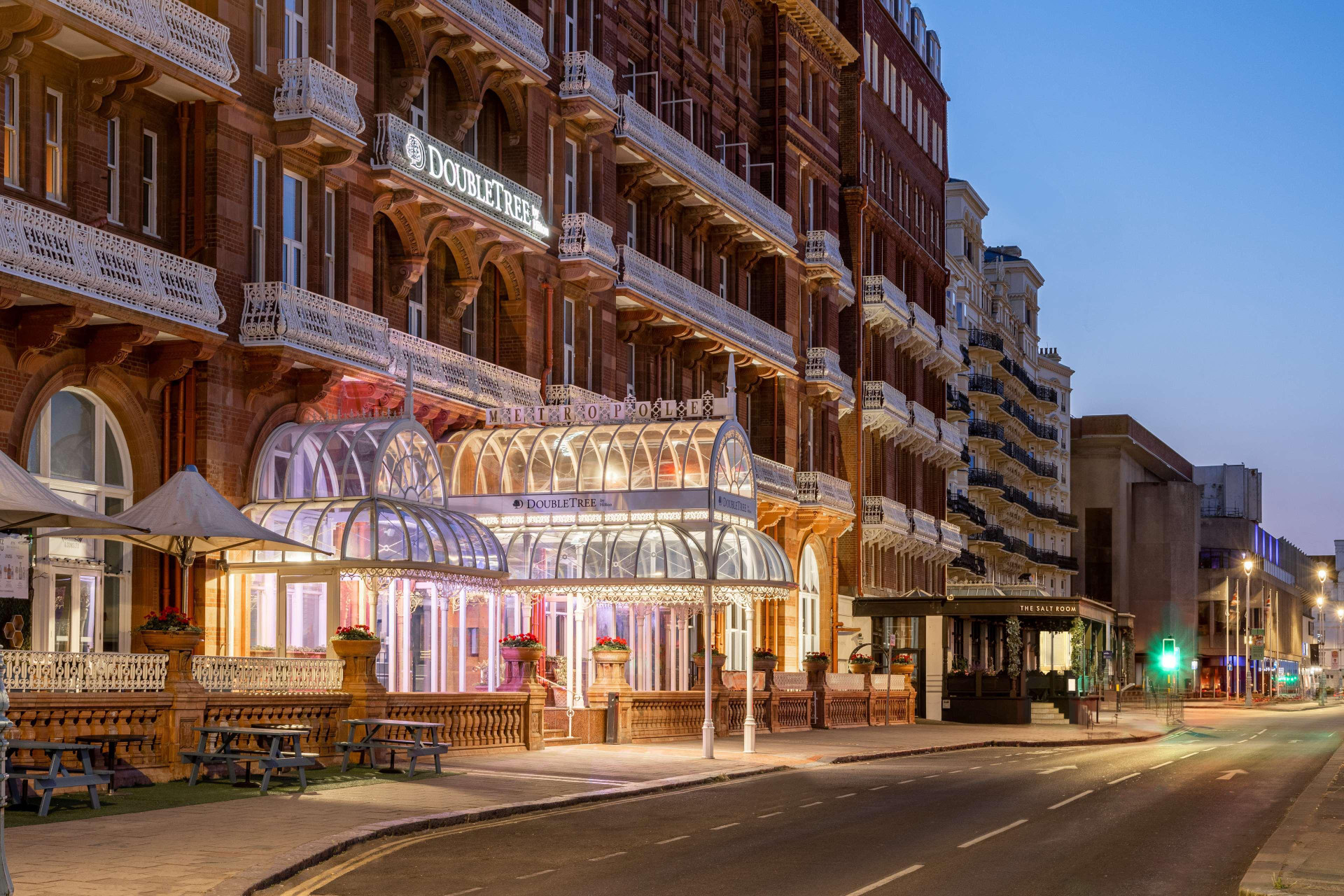 Vista Exterior DoubleTree by Hilton Brighton Metropole