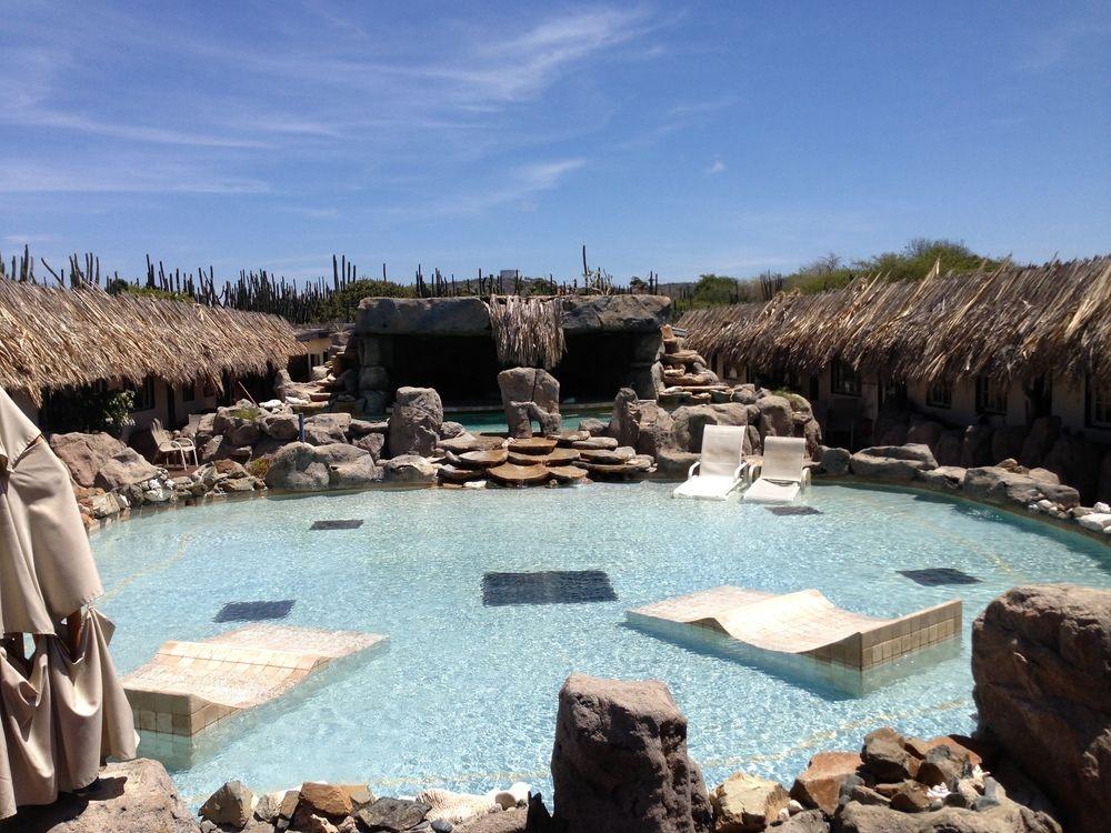 Vista Exterior Club Arias