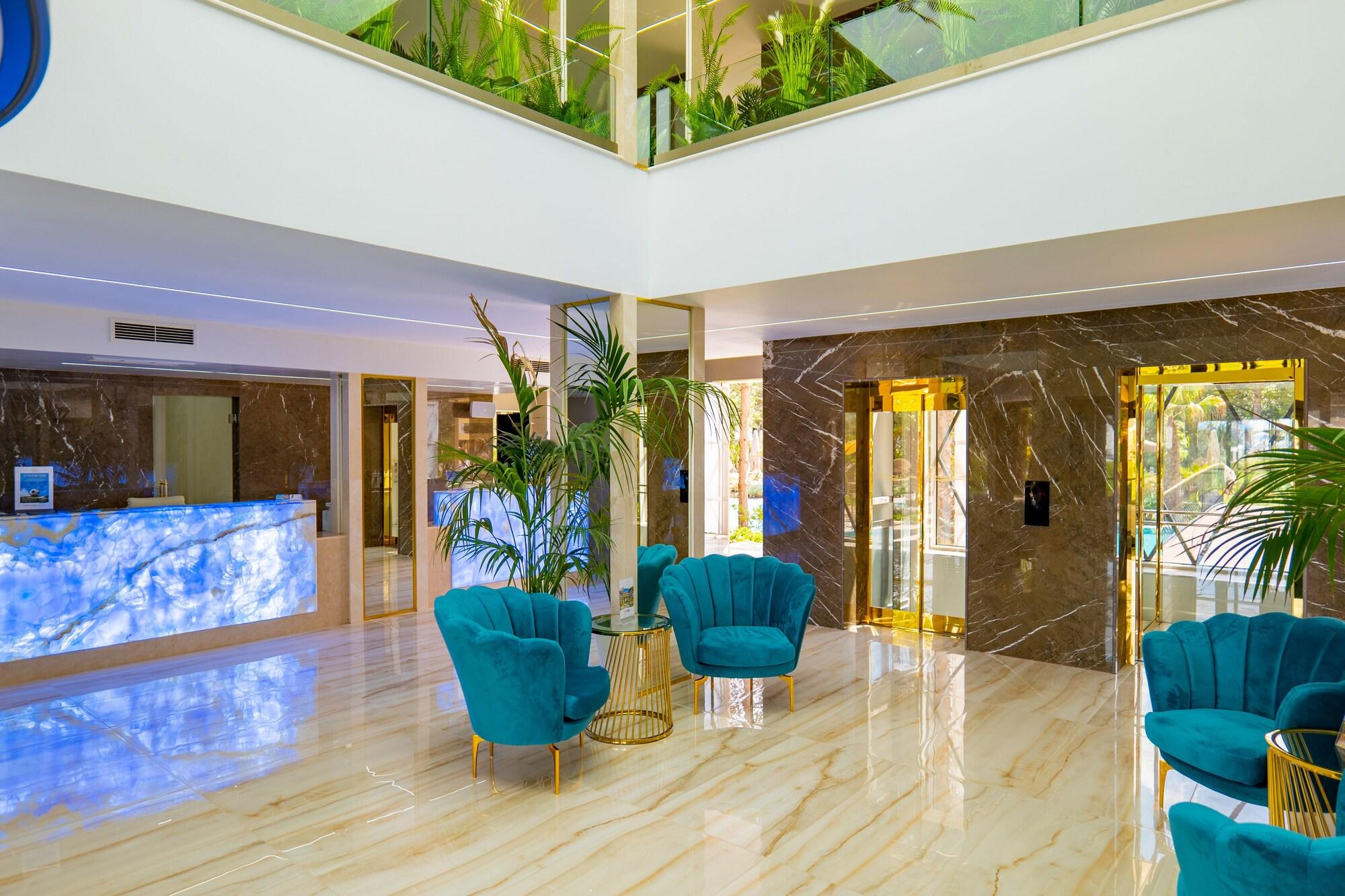 Vista Lobby Harmony Suites Grand Resort