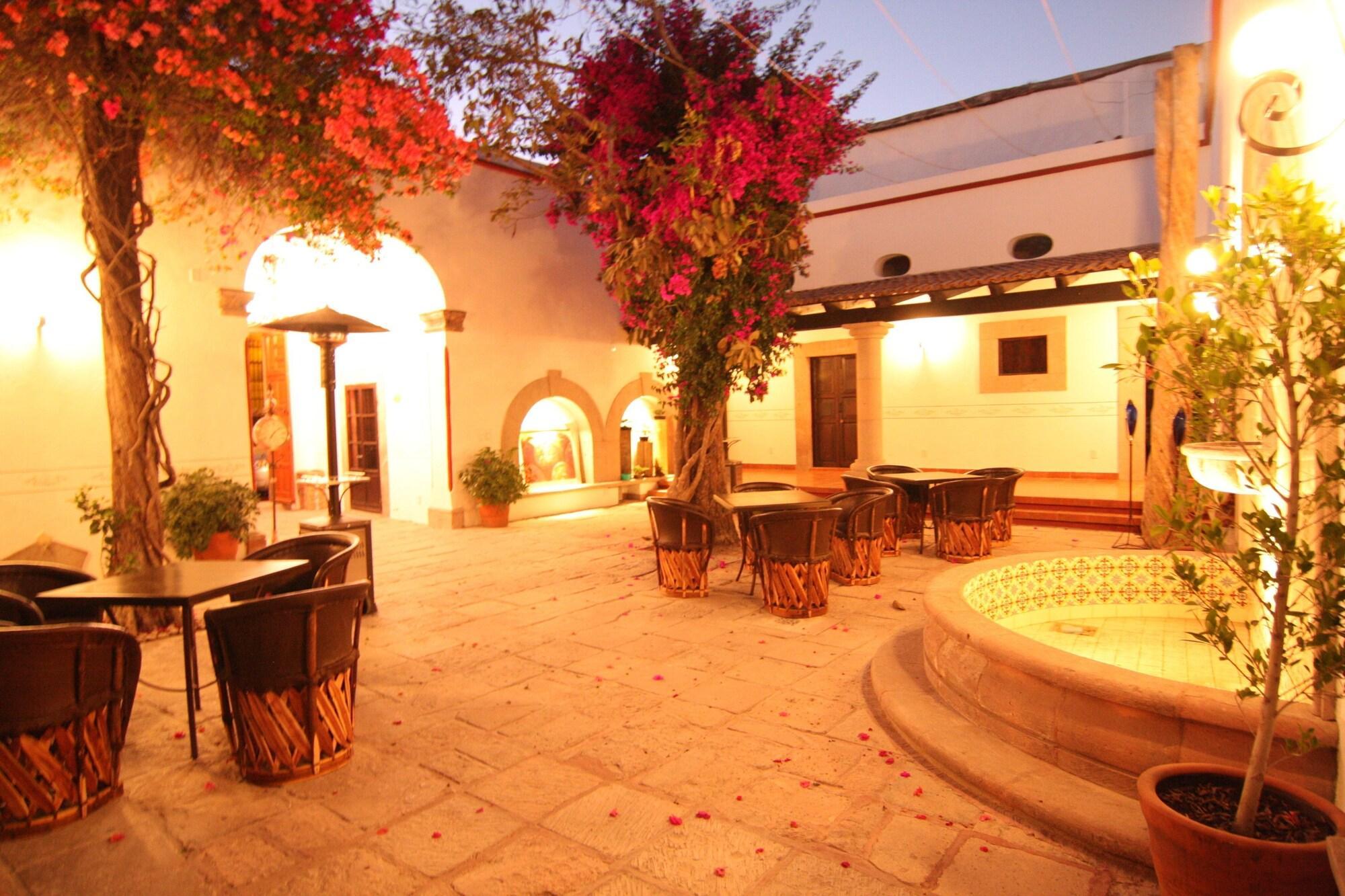 Vista Exterior Villa del Villar