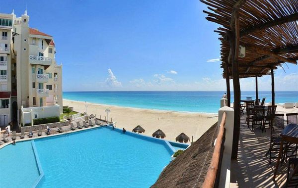 Bsea Cancun Plaza Hotel - Hoteles cerca de Playa Delfines en Cancún