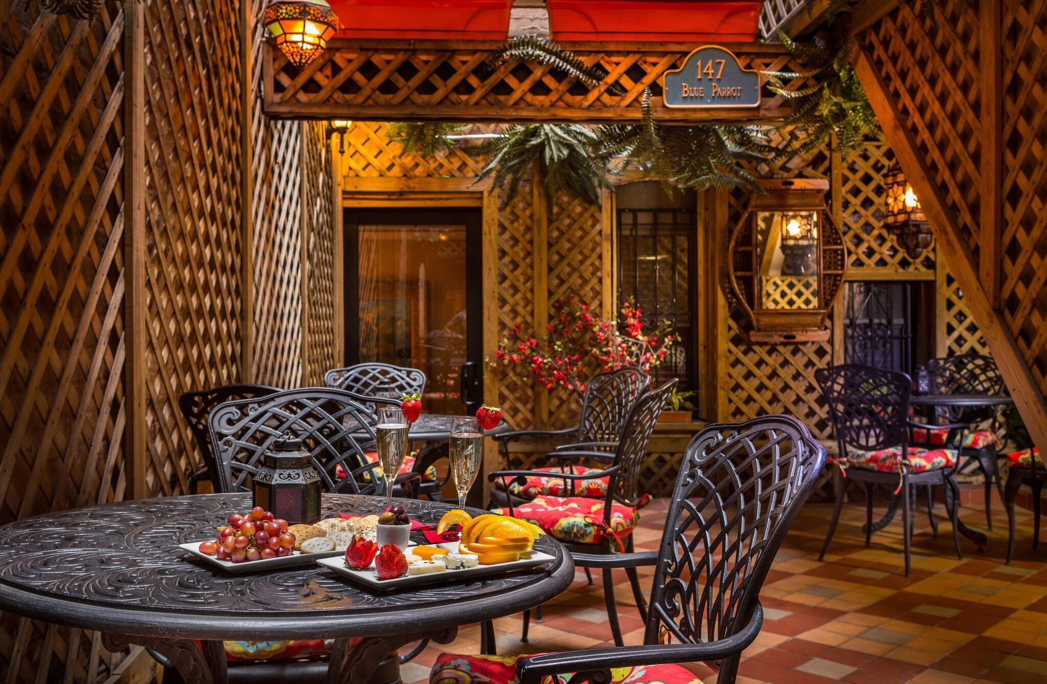 Vista Exterior Casablanca Hotel by Library Hotel Collection