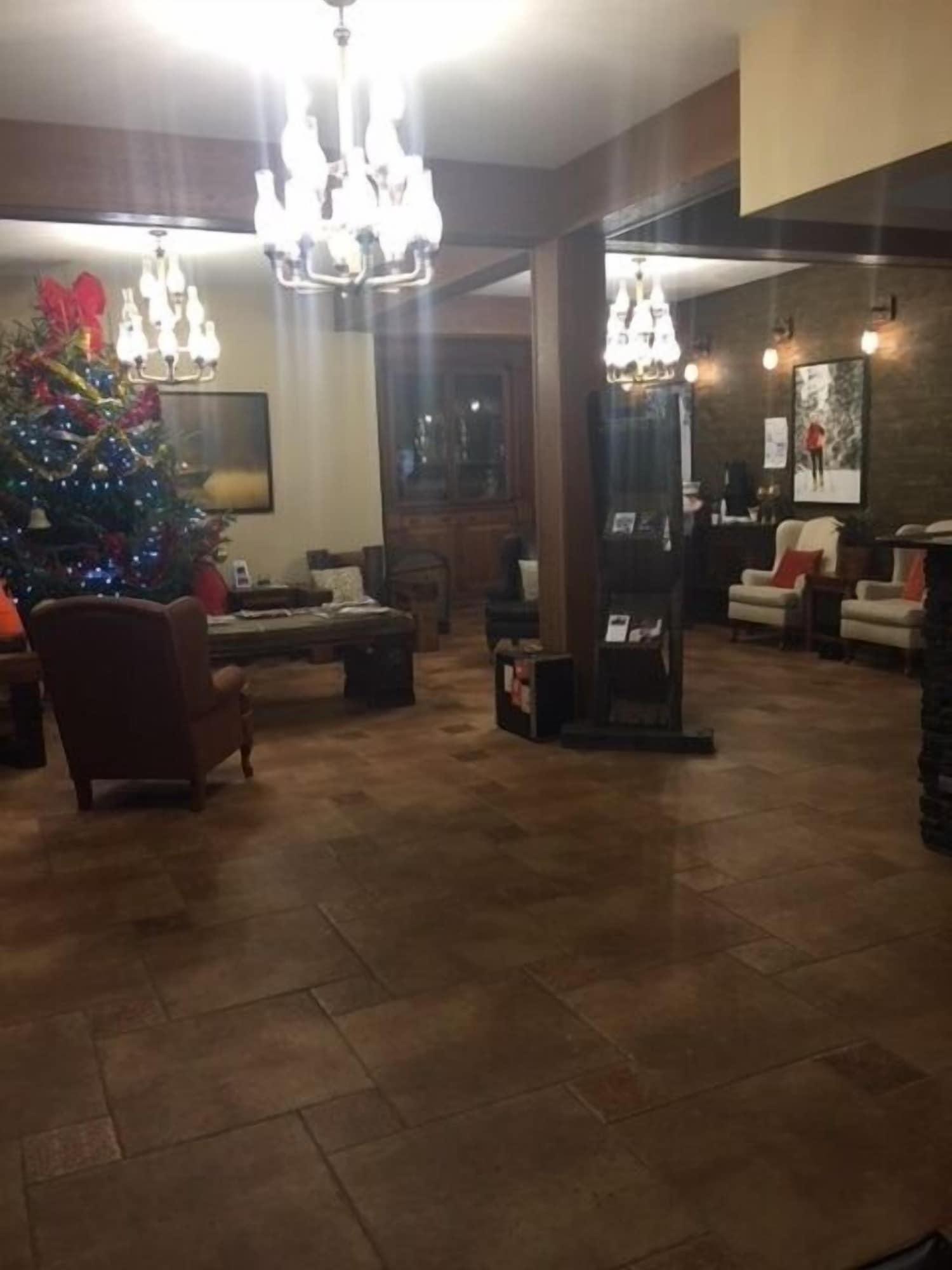 Vista Lobby Spruce Hill Resort & Spa