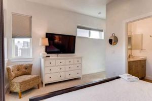 Renta Vacacional - The Highland Square Experience Lohi Townhome With Hot Tub
