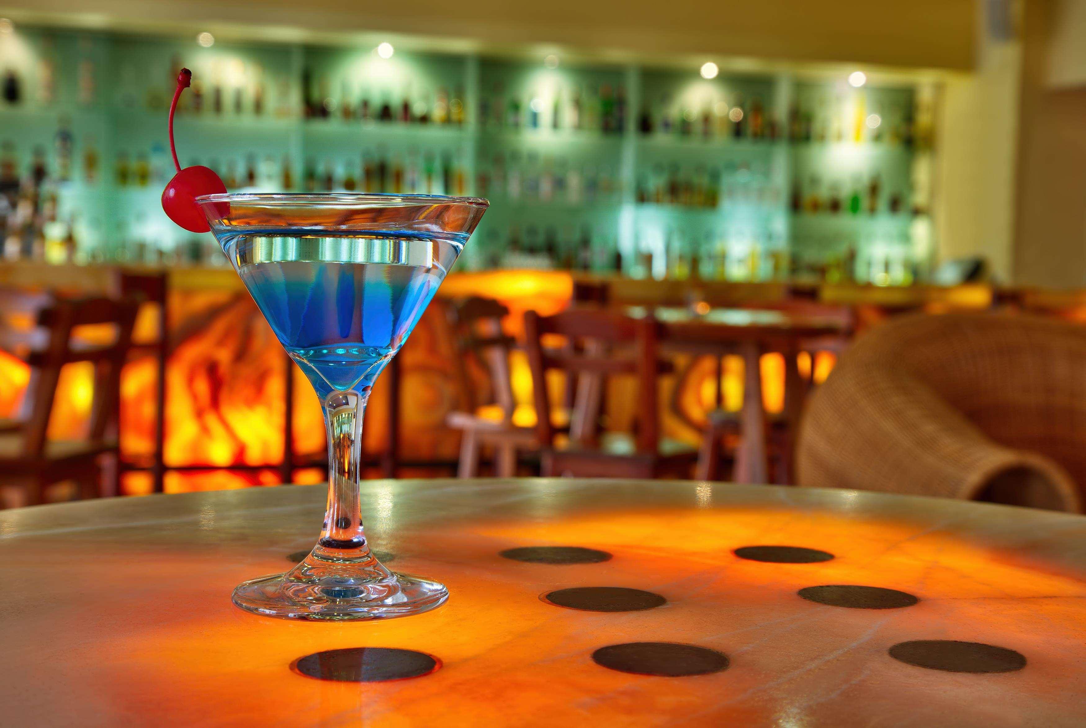 Bar/Salón Galería Plaza Veracruz by Brisas